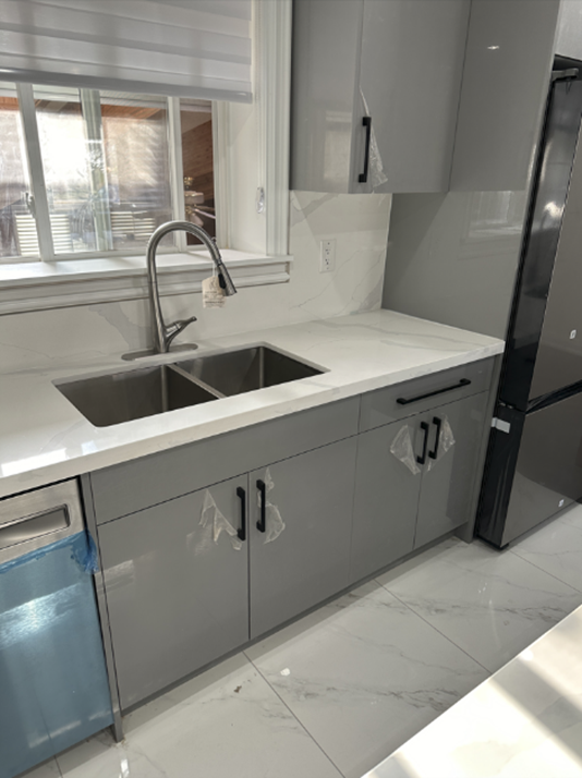 Contemporary Kitchen - Sleek modern design